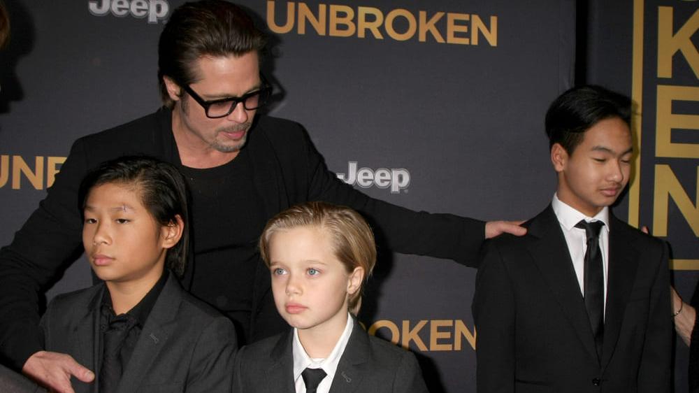 Brad Pitt, Pax Thien Jolie-Pitt, Maddox Jolie-Pitt e Shiloh Nouvel Jolie-Pitt